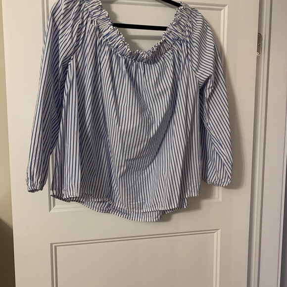 Gap blouse - Picture 2 of 7